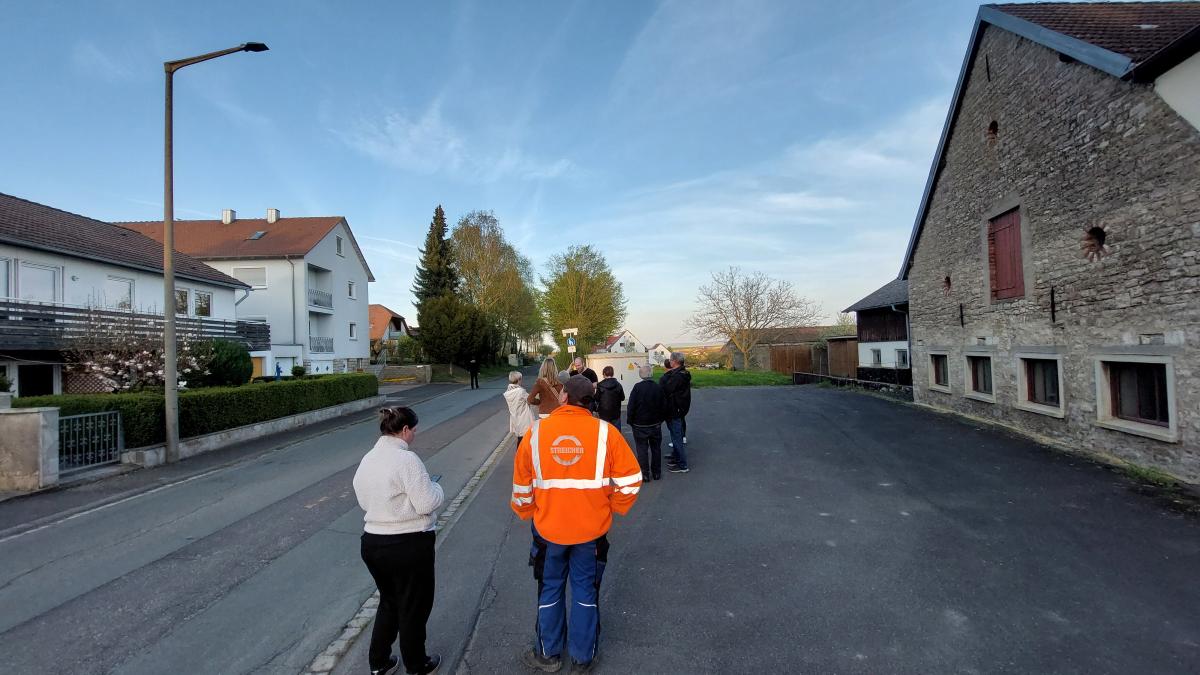 Dorfspaziergänge durch Effeldorf bringen weitere Ideen für die Dorferneuerung